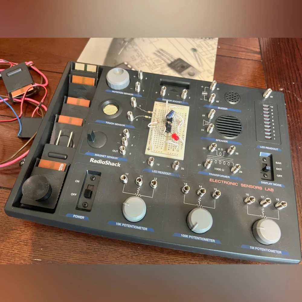 Vintage RadioShack Electronic Sensor Lab Kit